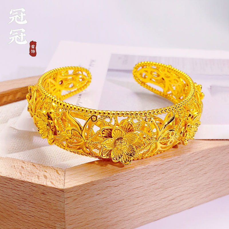 Hollow Open Flower Bracelet thumbnail 3