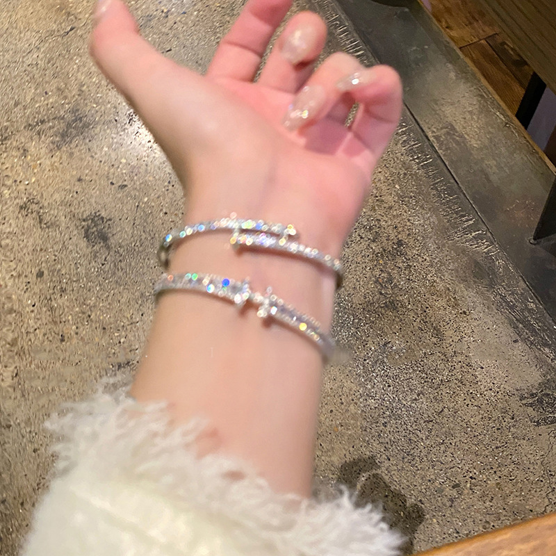 Premium Geometric Minimalist Luxury Zircon Bracelet - view 2