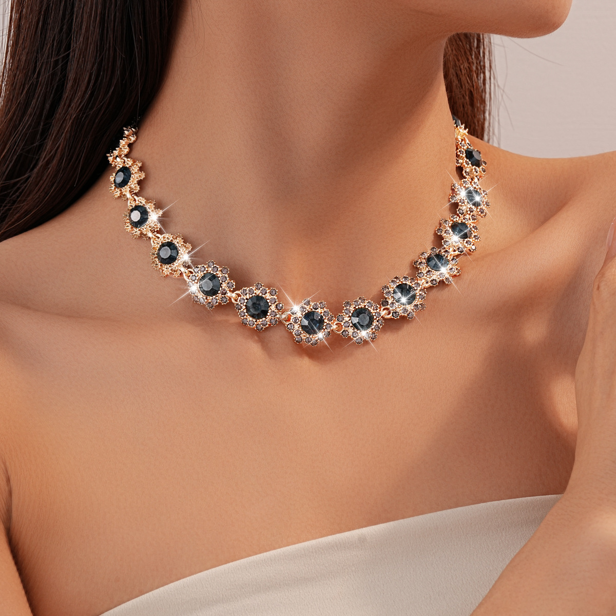 Premium Necklace Bracelet Jewelry Set Geometric Luxury Earrings thumbnail 3