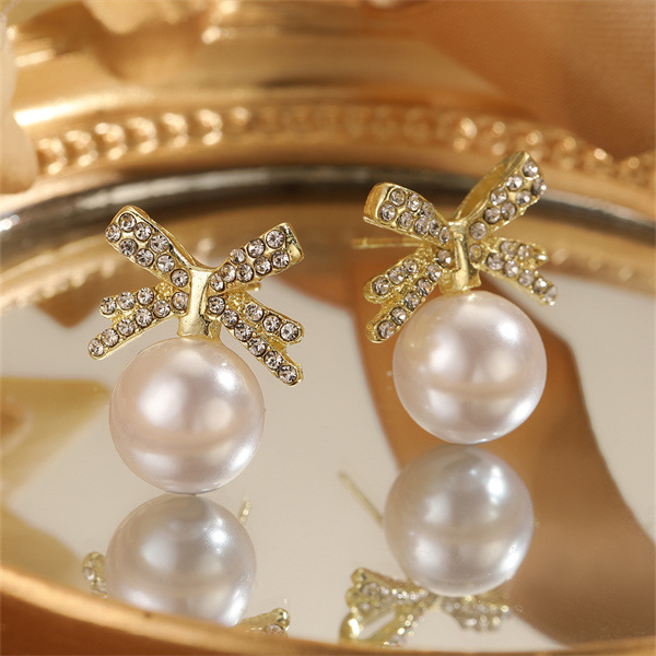 Studs Minimalist Pearl Butterfly Earrings thumbnail 4
