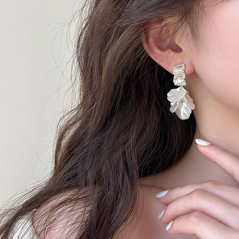 Premium Studs Luxury French Style Zircon Flower Tassel Earrings thumbnail 3