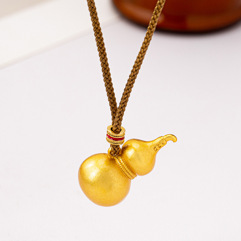 Premium Vintage Luxury Necklace thumbnail 3