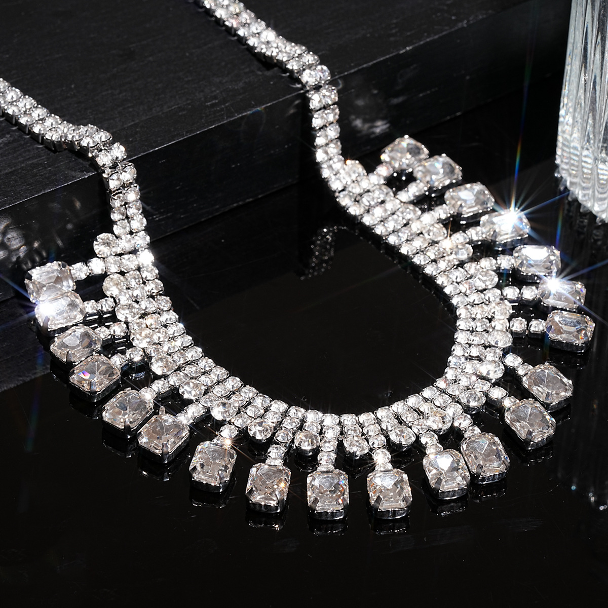 Premium Minimalist Luxury Unique French Style Necklace thumbnail 4