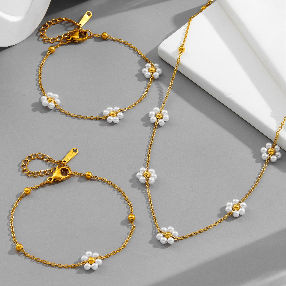 Premium Titanium Steel Bracelet Jewelry Set Unique Pearl Flower Necklace thumbnail 4