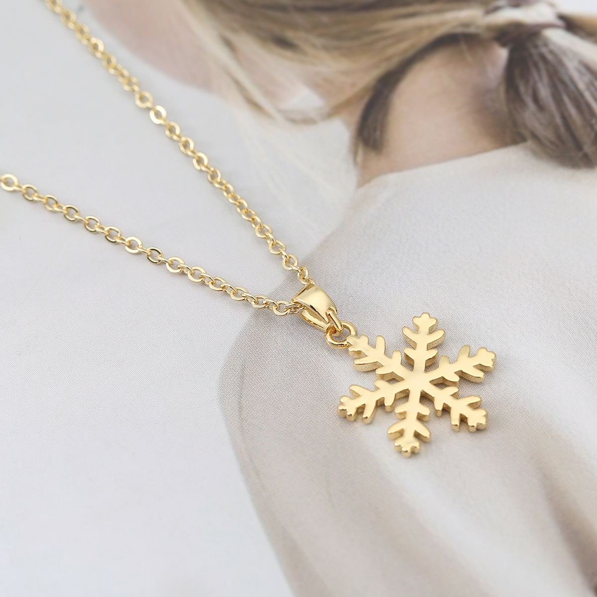 Minimalist European & American Style Flower Necklace