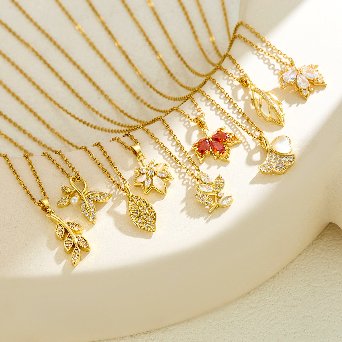 Premium Titanium Steel Minimalist Unique Leaf Necklace thumbnail 4