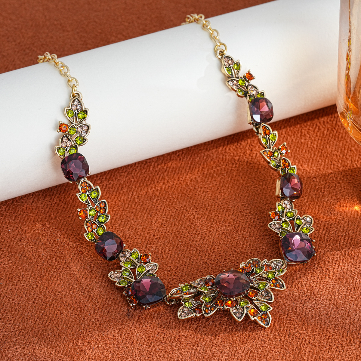 Premium Royal Style Necklace Minimalist Vintage Luxury Leaf Jewelry Set thumbnail 4