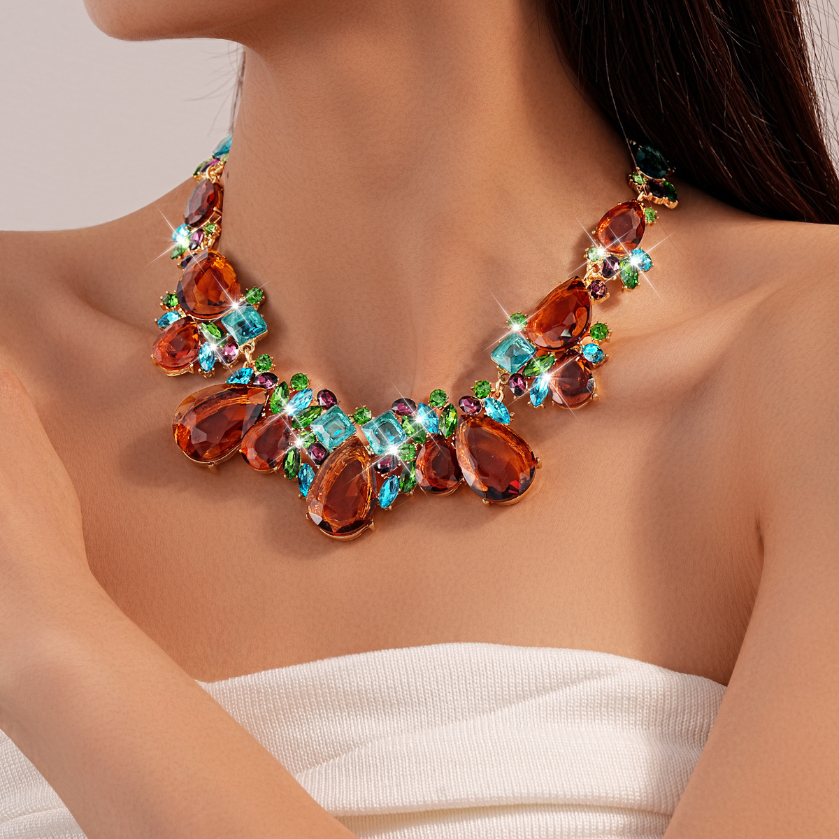 Premium Royal Style Necklace Minimalist Vintage Luxury Water Drop Jewelry Set thumbnail 3