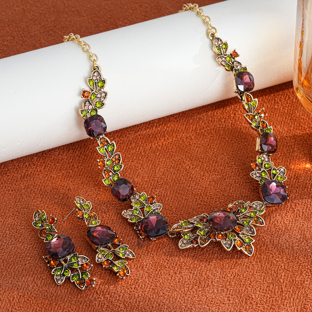 Premium Royal Style Necklace Minimalist Vintage Luxury Leaf Jewelry Set - view 2